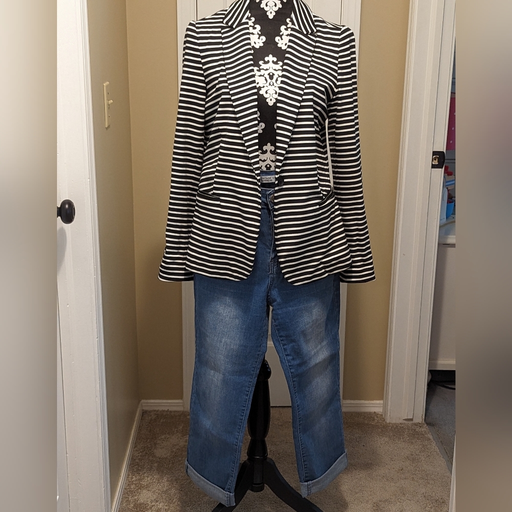 NWT Philosophy black and white striped blazer. sz. M